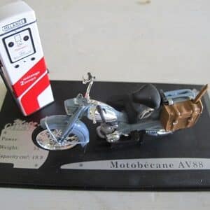 Maquette Solido 1/ 18 ème AV 88