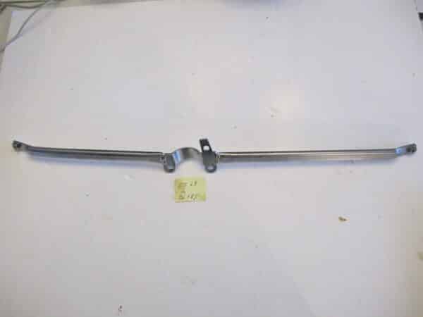 Tringle de garde boue avant gauche SP 93 20485